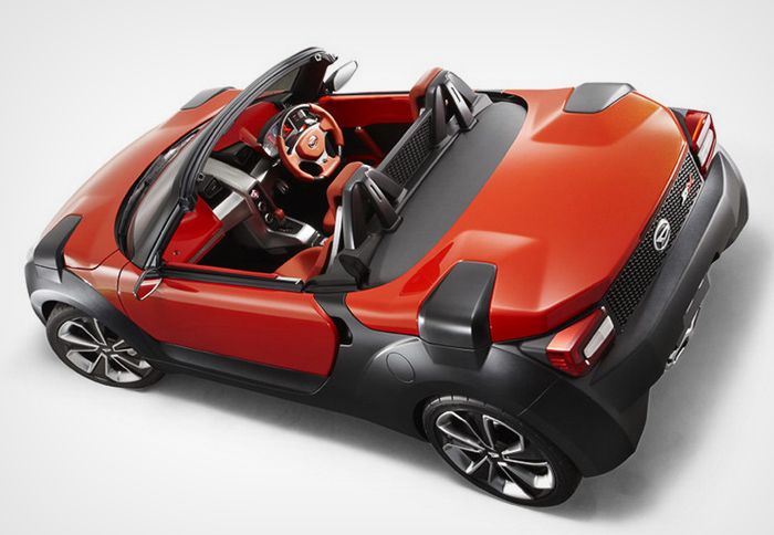 Αρχικά το D-X είναι ένα roadster μοντέλο μήκους 3.395 χλστ.